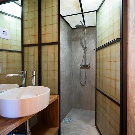 Joivy Elegant Apt Near Beach & City Centre Apartment