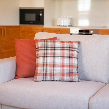 Joivy Elegant Apt Near Beach & City Centre Apartment